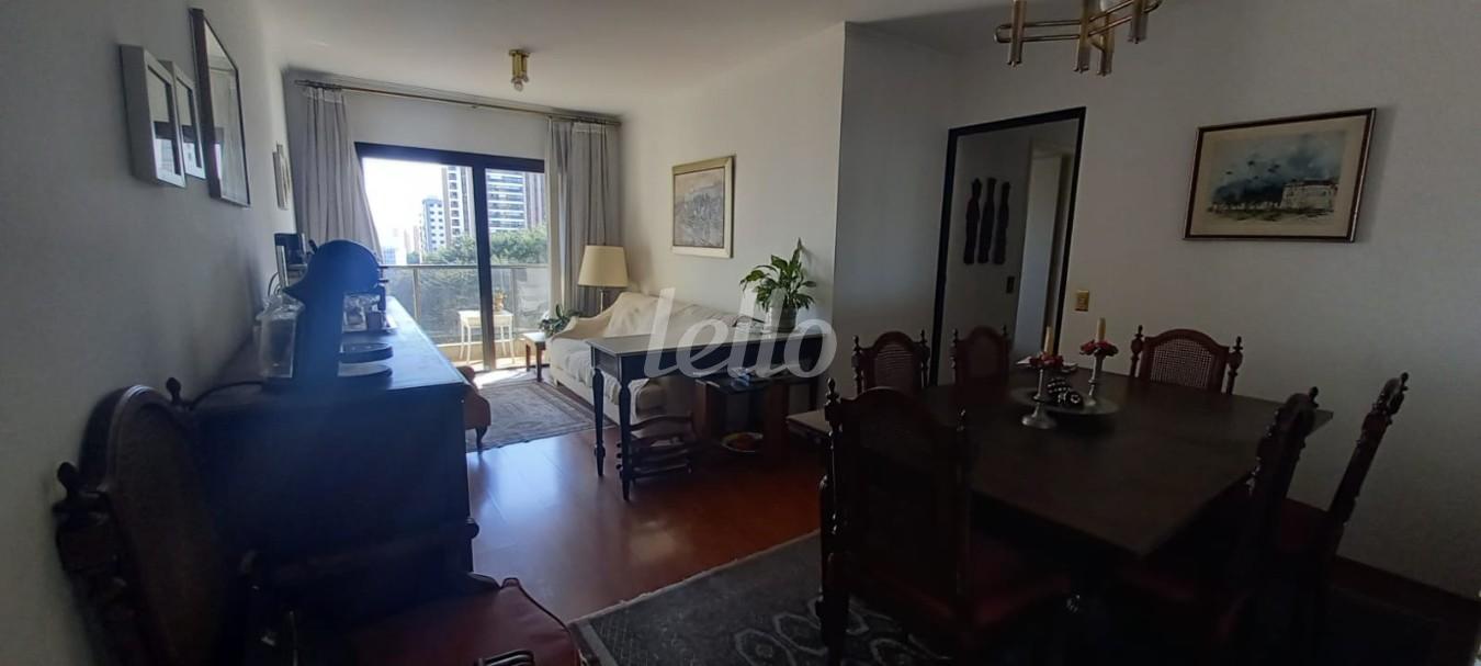 SALA de Apartamento à venda, Padrão com 80 m², 3 quartos e 1 vaga em Vila Clementino - São Paulo