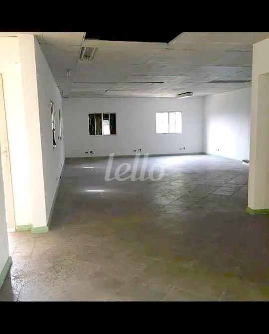 SALAO TERREO de Casa à venda, sobrado com 455 m², 3 quartos e 6 vagas em Vila Bela - São Paulo