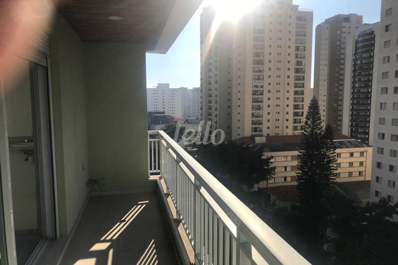 VARANDA SUÍTE de Apartamento à venda, Padrão com 72 m², 2 quartos e 2 vagas em Vila Clementino - São Paulo