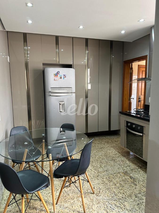 COZINHA de Apartamento à venda, Padrão com 122 m², 3 quartos e 2 vagas em Vila Santo Estevão - São Paulo