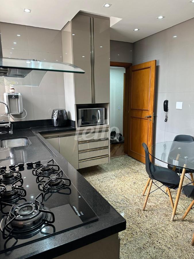 COZINHA de Apartamento à venda, Padrão com 122 m², 3 quartos e 2 vagas em Vila Santo Estevão - São Paulo