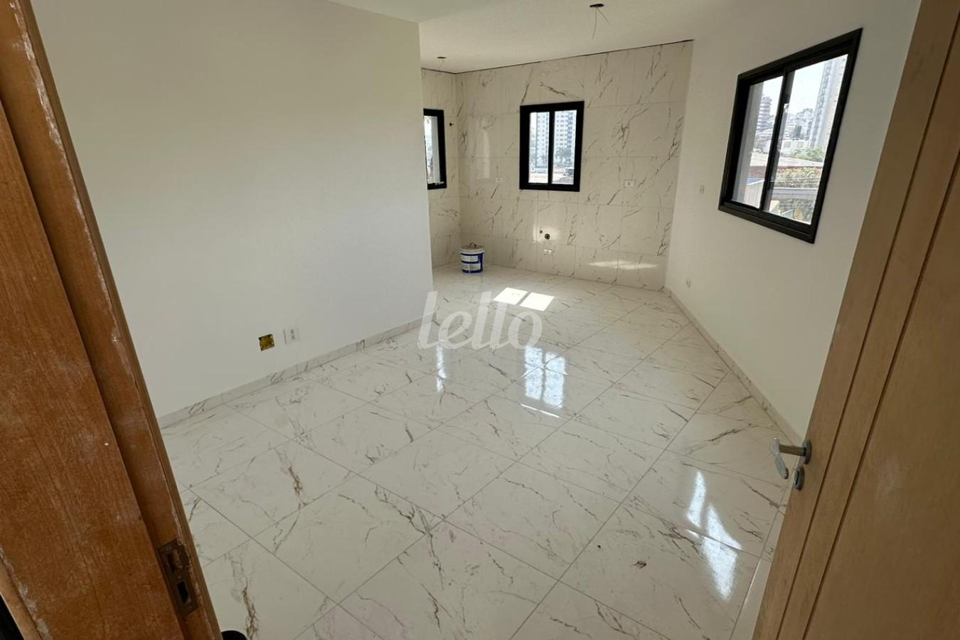 SALA E COZINHA de Apartamento à venda, Padrão com 34 m², 1 quarto e em Vila Paulo Silas - São Paulo