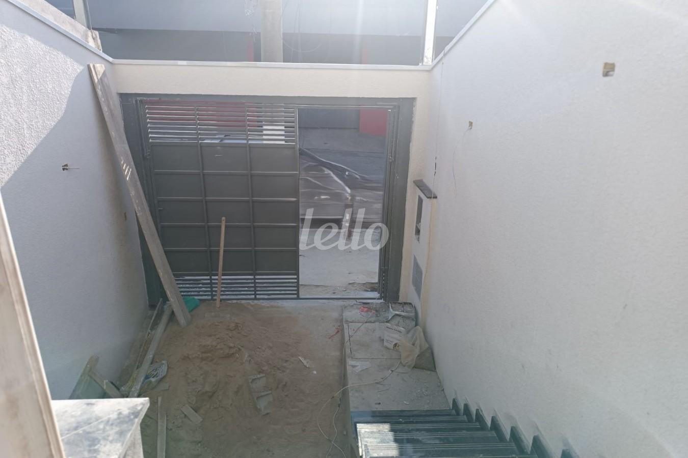 GARAGEM SUBTERRANEA de Casa à venda, sobrado com 90 m², 3 quartos e 3 vagas em Vila Santa Isabel - São Paulo