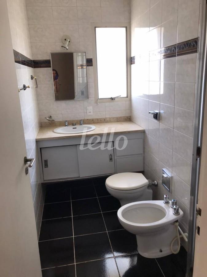 BANHEIRO de Apartamento à venda, Padrão com 125 m², 3 quartos e 1 vaga em Vila Madalena - São Paulo