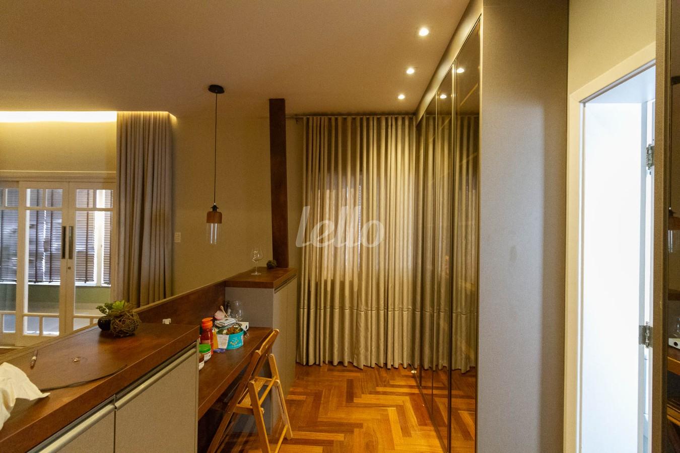 SUITE 1 de Casa para alugar, sobrado com 350 m², 4 quartos e 7 vagas em Mooca - São Paulo