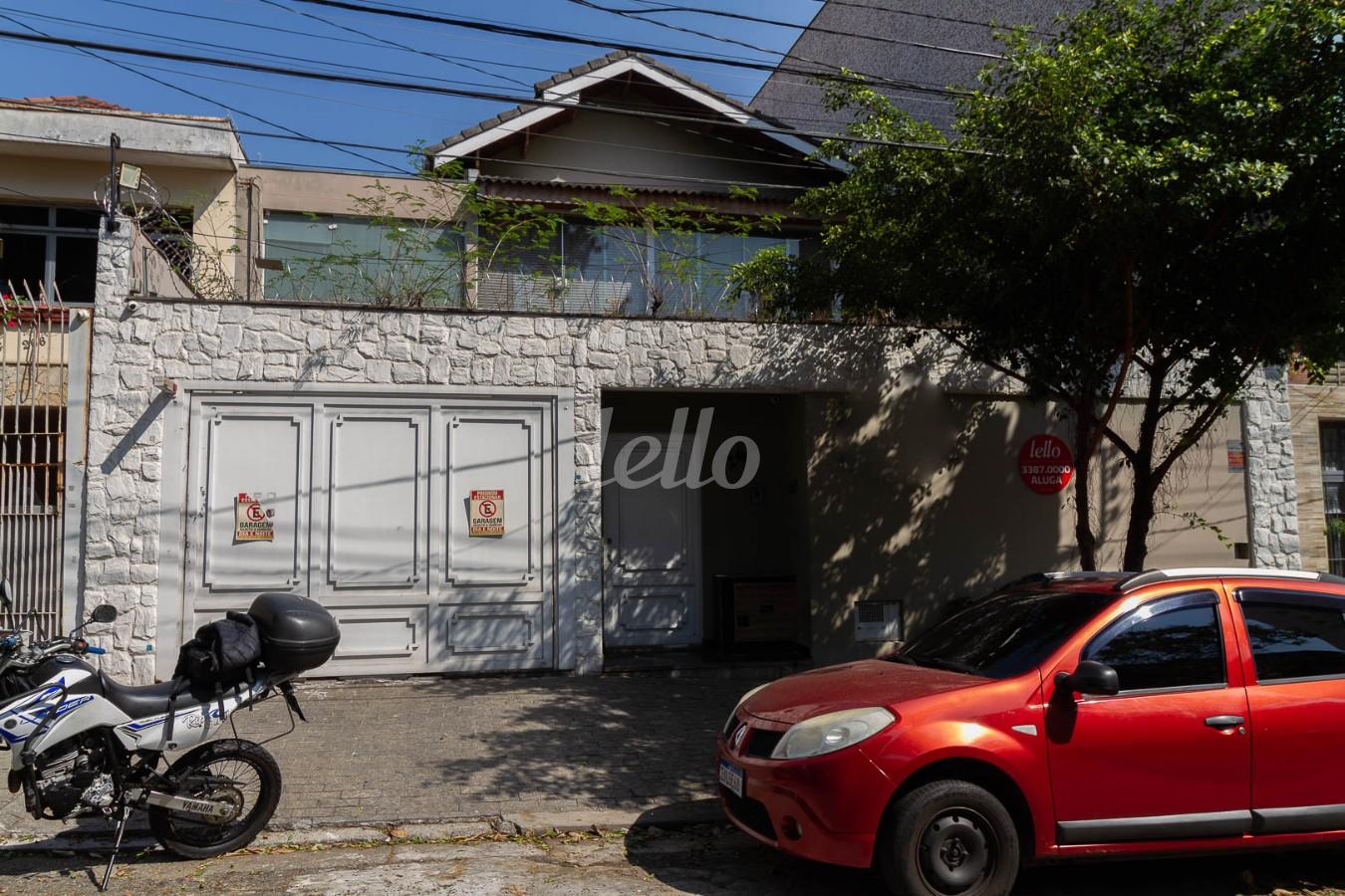 FACHADA de Casa para alugar, sobrado com 350 m², 4 quartos e 7 vagas em Mooca - São Paulo