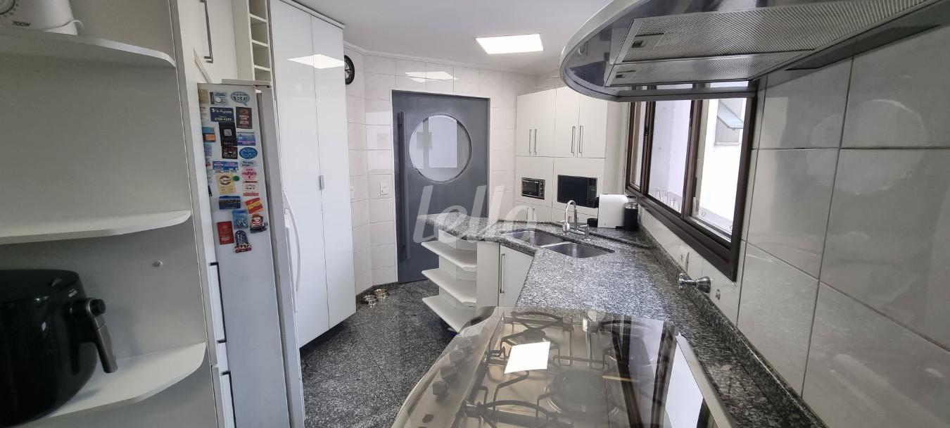 COZINHA de Apartamento para alugar, Padrão com 296 m², 4 quartos e 4 vagas em Paineiras do Morumbi - São Paulo