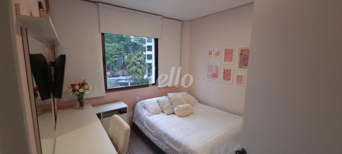 DORMITORIO 2 de Apartamento para alugar, Padrão com 296 m², 4 quartos e 4 vagas em Paineiras do Morumbi - São Paulo