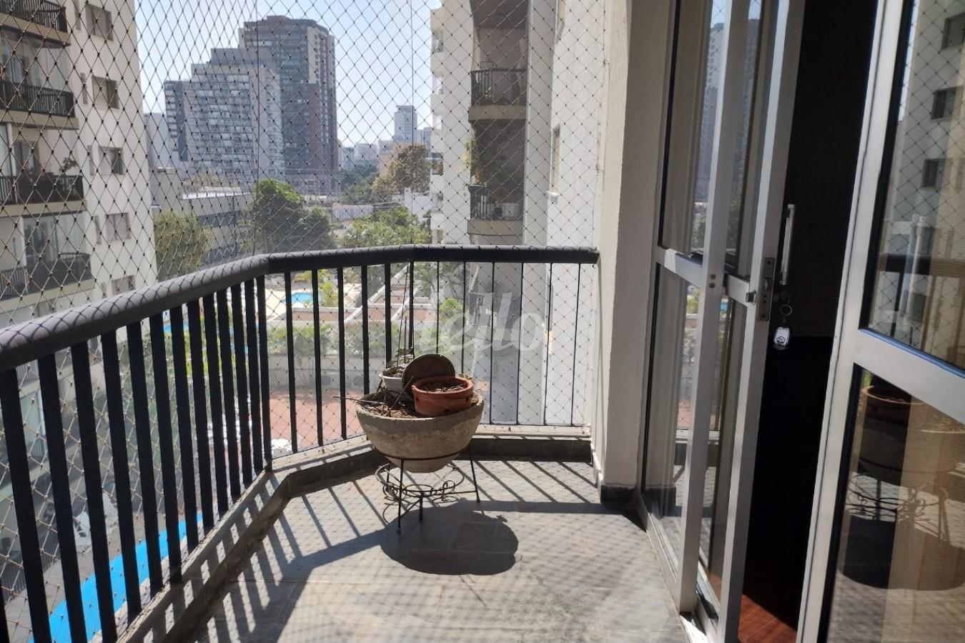 SACADA de Apartamento à venda, Padrão com 136 m², 4 quartos e 2 vagas em Vila Clementino - São Paulo