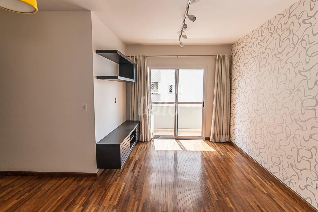 LIVING de Apartamento à venda, Padrão com 86 m², 3 quartos e 2 vagas em Saúde - São Paulo