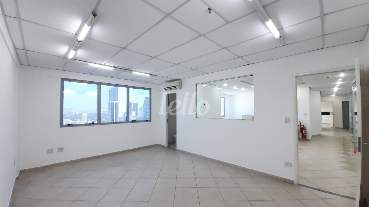 SALA 1 de Sala / Conjunto à venda, Padrão com 280 m², e 8 vagas em Santana - São Paulo