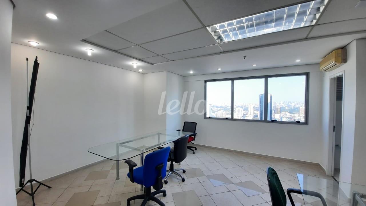 SALA 2 REUNIÃO de Sala / Conjunto à venda, Padrão com 280 m², e 8 vagas em Santana - São Paulo