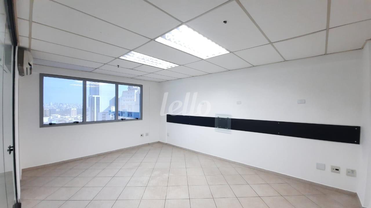 SALA 4 de Sala / Conjunto à venda, Padrão com 280 m², e 8 vagas em Santana - São Paulo