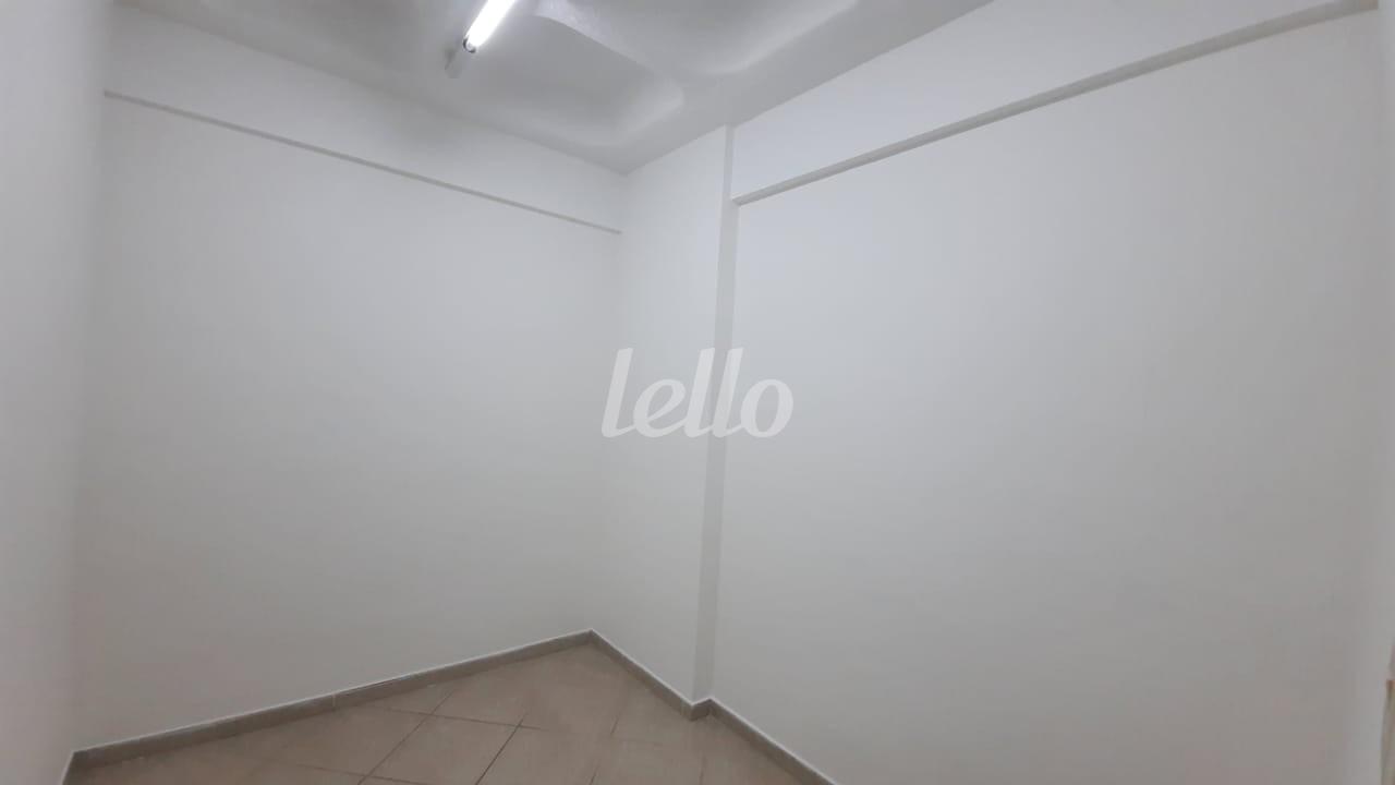 SALA DEPOSITO de Sala / Conjunto à venda, Padrão com 280 m², e 8 vagas em Santana - São Paulo