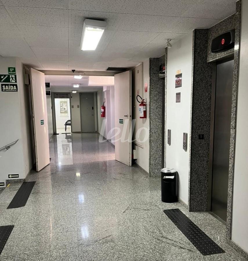 ENTRADA de Sala / Conjunto à venda, Padrão com 50 m², e 1 vaga em Bela Vista - São Paulo