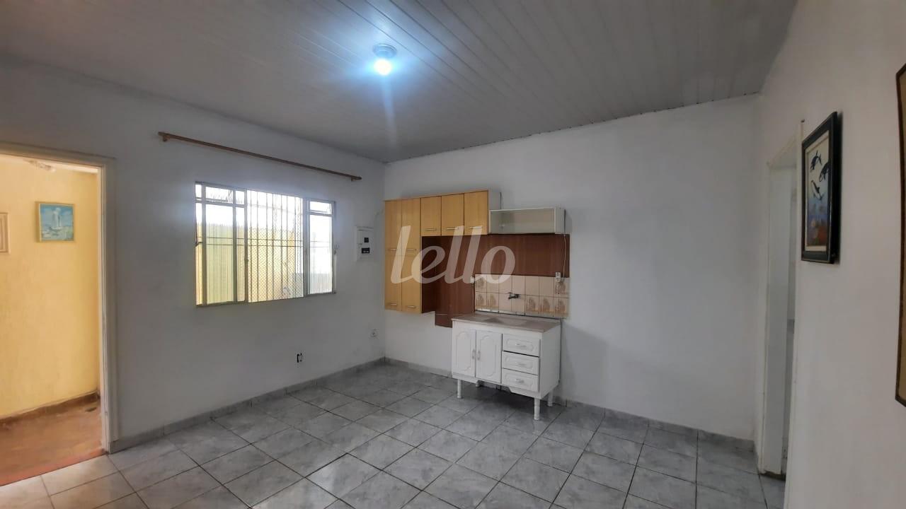 SALA/COZINHA de Casa para alugar, térrea com 30 m², 1 quarto e em Vila Aurora - São Paulo