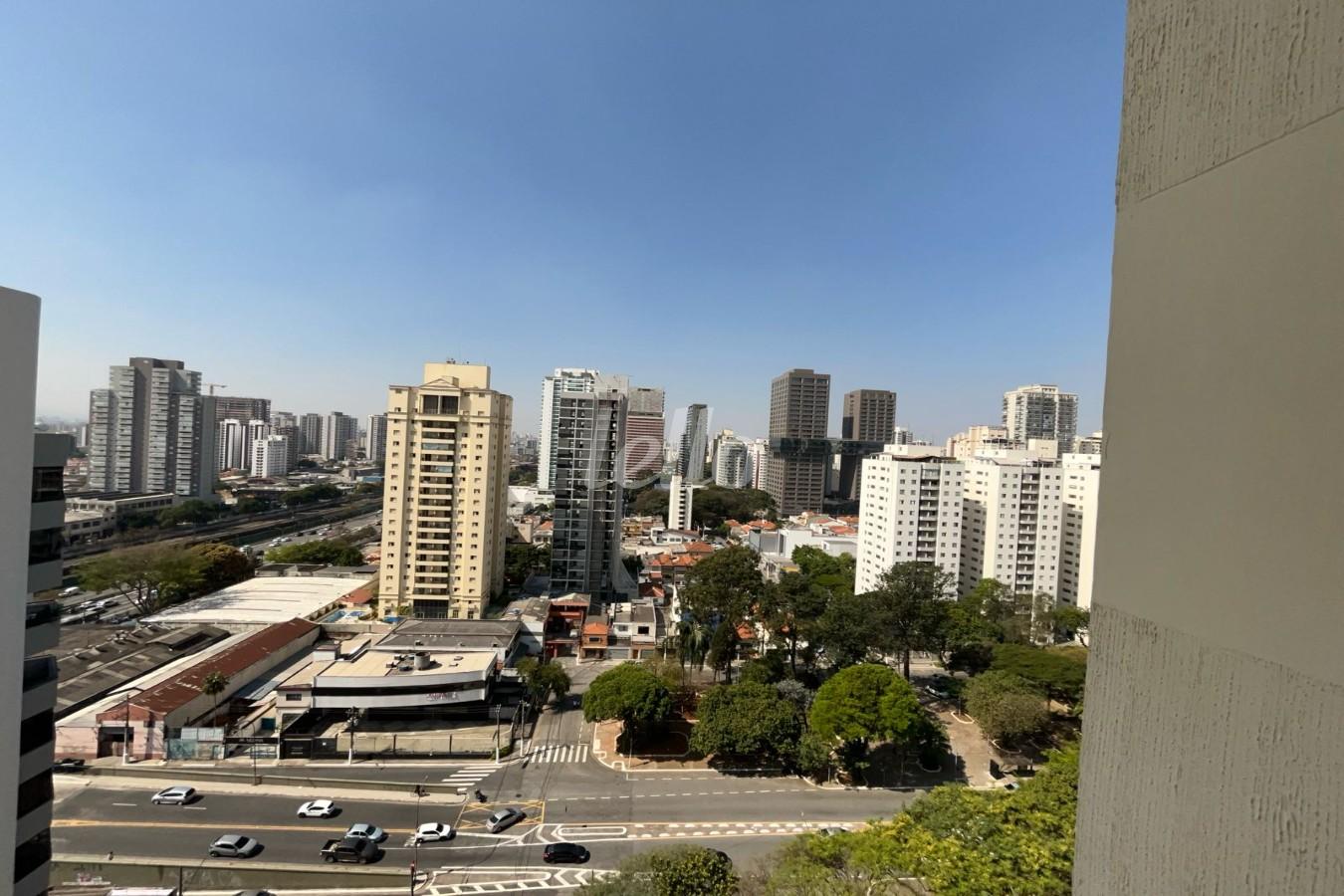 VISTA de Apartamento à venda, Padrão com 68 m², 3 quartos e 2 vagas em Vila Azevedo - São Paulo