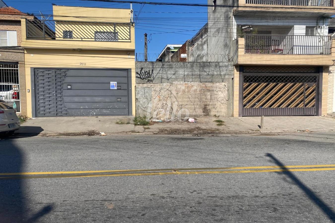 FRENTE FRANCISCO VIEIRA BUENO de Área / Terreno à venda, Padrão com 300 m², e em Vila Primavera - São Paulo