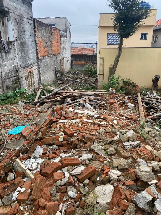 TERRENO de Área / Terreno à venda, Padrão com 300 m², e em Vila Primavera - São Paulo