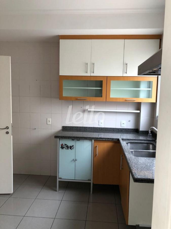 COZINHA de Casa à venda, sobrado com 170 m², 7 quartos e 3 vagas em Jd. Leonor M. de Barros - São Paulo