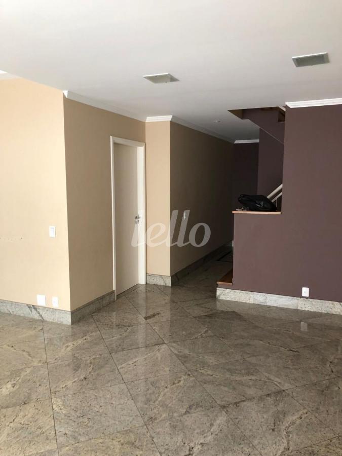 SALA de Casa à venda, sobrado com 170 m², 7 quartos e 3 vagas em Jd. Leonor M. de Barros - São Paulo