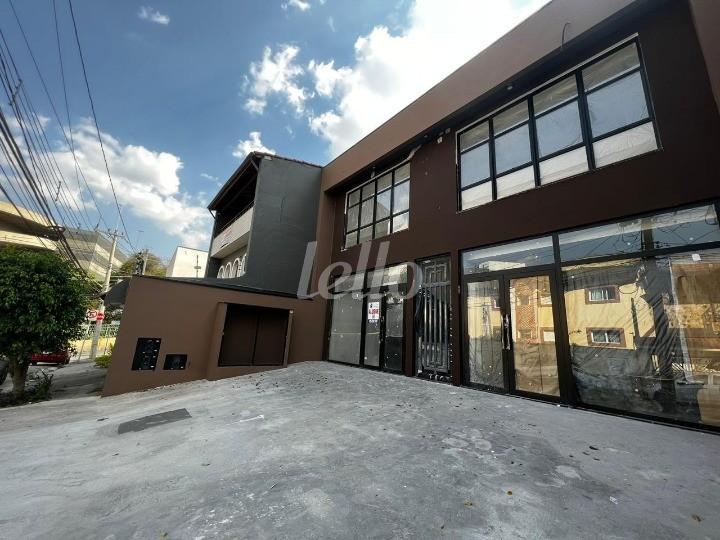 FACHADA de Salão para alugar, Padrão com 75 m², e 1 vaga em Centro - Santo André