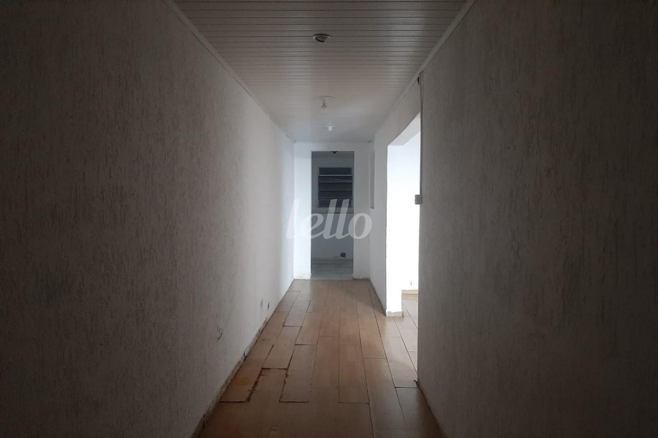 CORREDOR de Sala / Conjunto à venda, Padrão com 270 m², e 4 vagas em Planalto Paulista - São Paulo