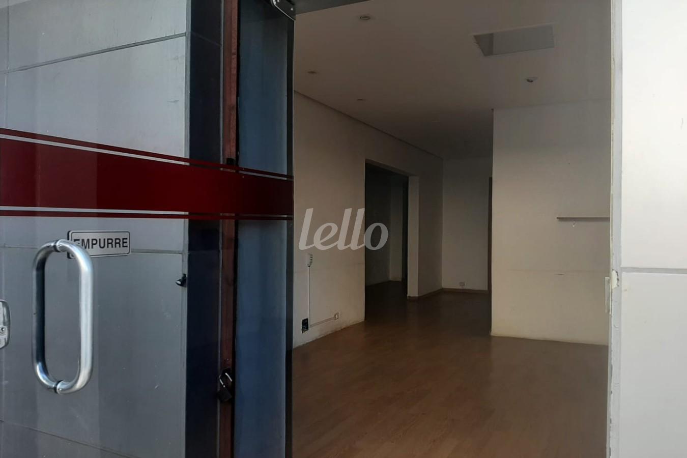 RECEPÇÃO de Sala / Conjunto à venda, Padrão com 270 m², e 4 vagas em Planalto Paulista - São Paulo