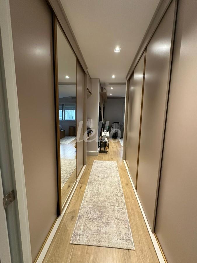 CLOSET de Apartamento à venda, Padrão com 137 m², 3 quartos e 2 vagas em Parque São Jorge - São Paulo