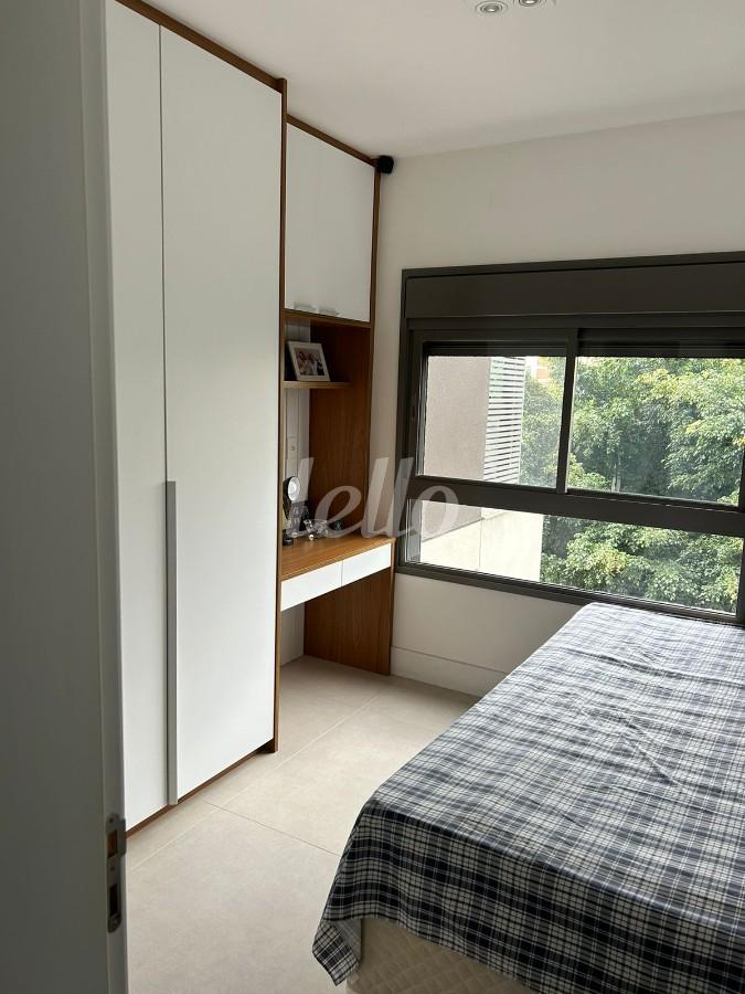 DORMITÓRIO de Apartamento à venda, Padrão com 131 m², 3 quartos e 2 vagas em Cidade Monções - São Paulo