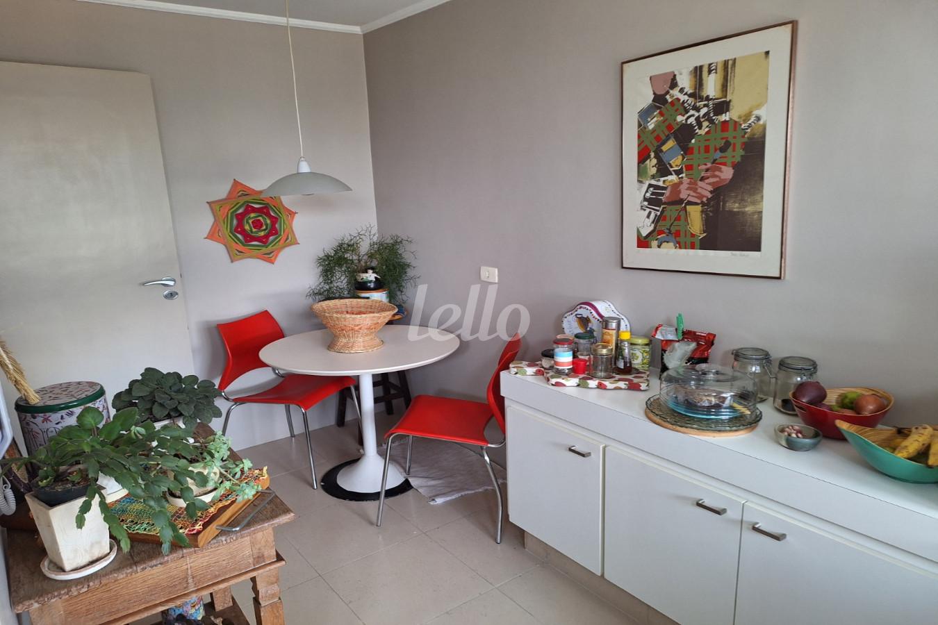 SALA de Apartamento à venda, Padrão com 137 m², 3 quartos e 3 vagas em Vila Clementino - São Paulo