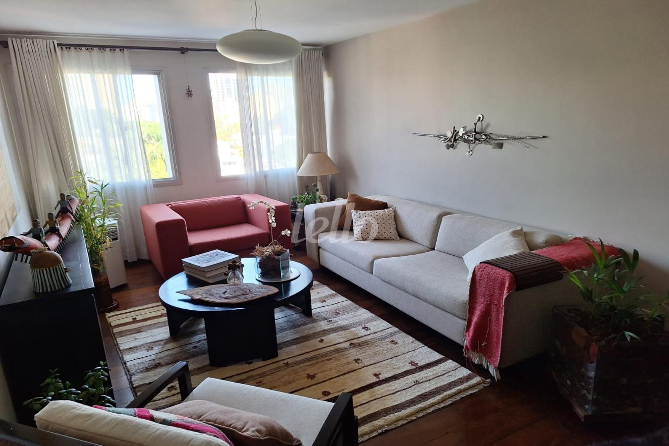 SALA de Apartamento à venda, Padrão com 137 m², 3 quartos e 3 vagas em Vila Clementino - São Paulo