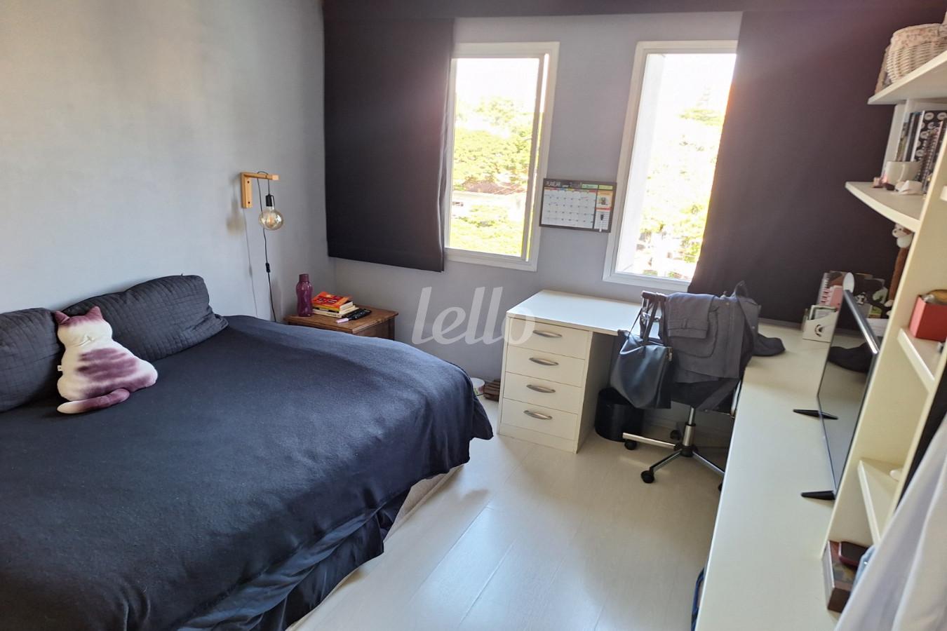 DORMITORIO de Apartamento à venda, Padrão com 137 m², 3 quartos e 3 vagas em Vila Clementino - São Paulo