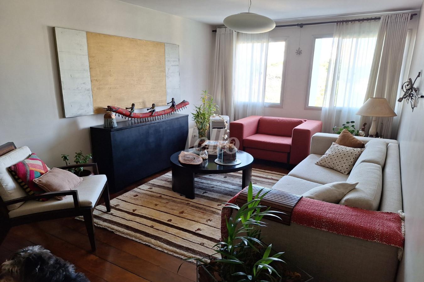 SALA de Apartamento à venda, Padrão com 137 m², 3 quartos e 3 vagas em Vila Clementino - São Paulo