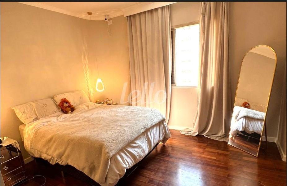 DORMITORIO de Apartamento à venda, Padrão com 200 m², 4 quartos e 4 vagas em Paraíso - São Paulo