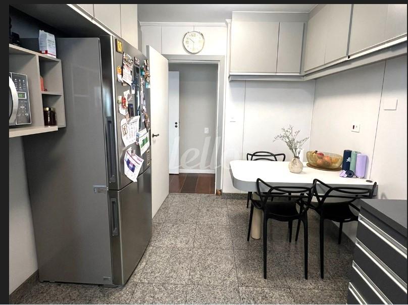 COZINHA de Apartamento à venda, Padrão com 200 m², 4 quartos e 4 vagas em Paraíso - São Paulo