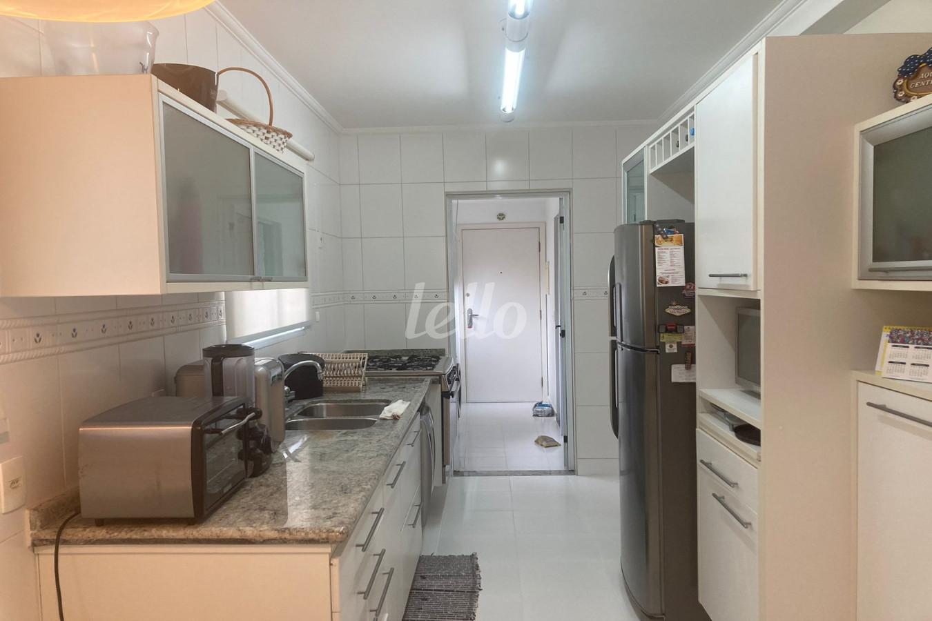 10COZINHA (2) de Apartamento à venda, Padrão com 131 m², 3 quartos e 2 vagas em Vila Mariana - São Paulo