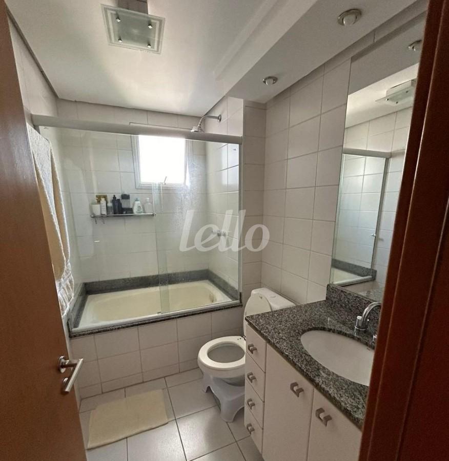 BANHEIRO de Apartamento à venda, Padrão com 131 m², 3 quartos e 3 vagas em Pinheiros - São Paulo