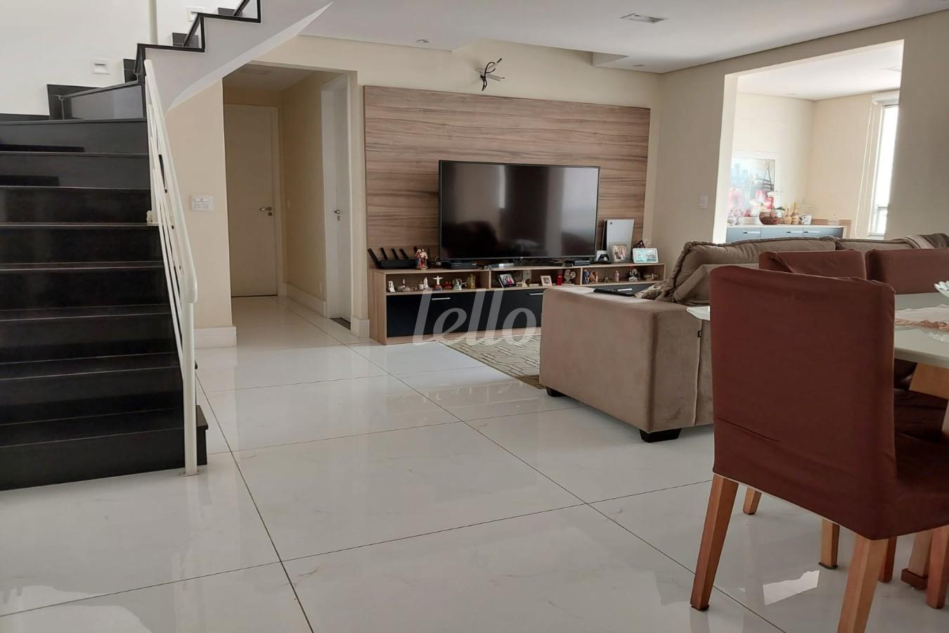 SALAS de Apartamento à venda, cobertura - Padrão com 165 m², 3 quartos e 2 vagas em Vila Maria - São Paulo