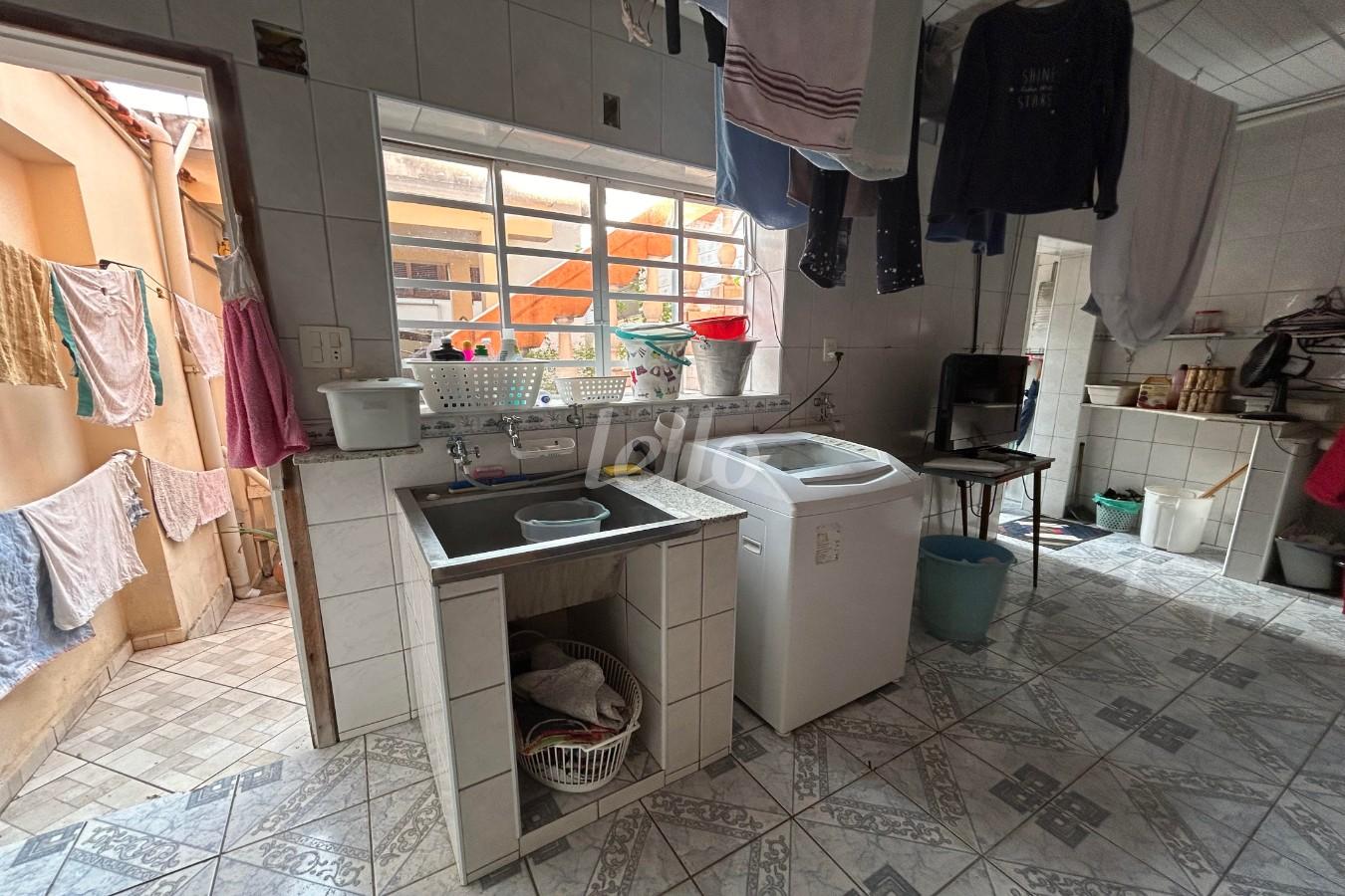 AREA DE SERVIÇO de Casa à venda, sobrado com 200 m², 6 quartos e 2 vagas em Santana - São Paulo