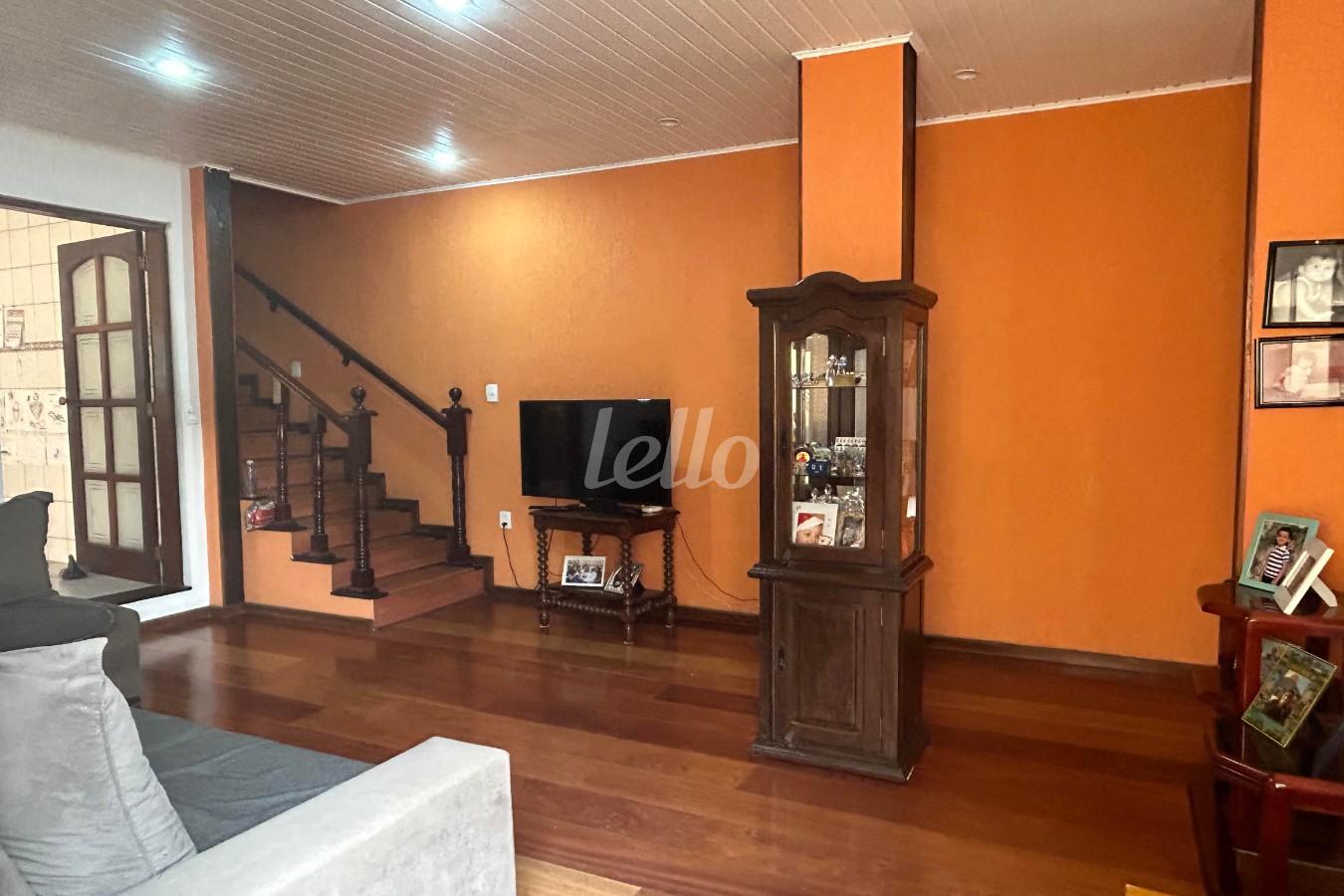 SALA de Casa à venda, sobrado com 200 m², 6 quartos e 2 vagas em Santana - São Paulo