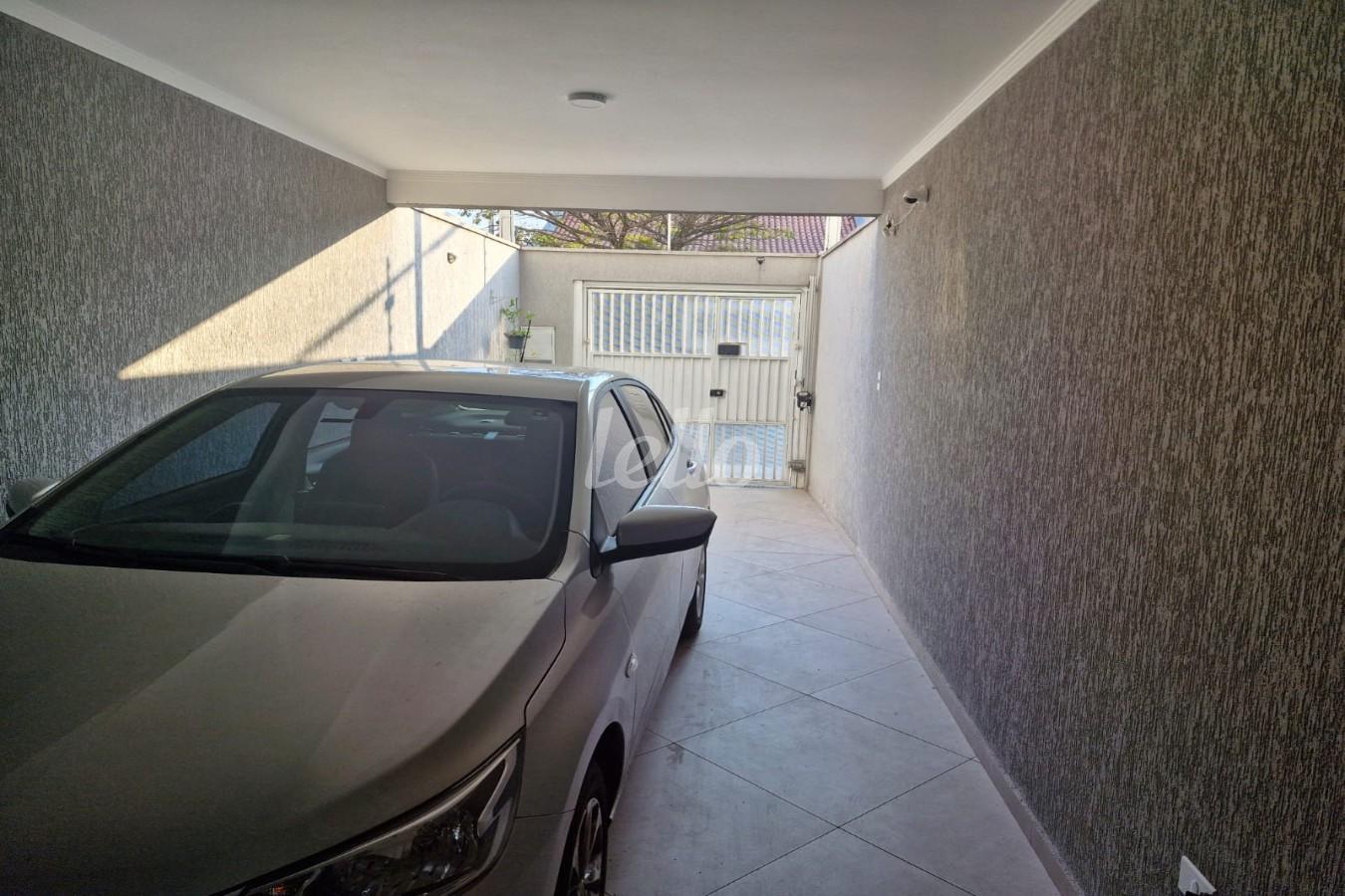 GARAGEM de Casa à venda, sobrado com 135 m², 2 quartos e 3 vagas em Campestre - Santo André