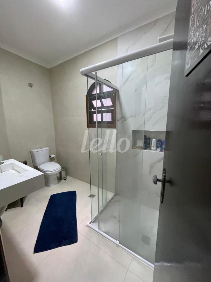 BANHEIRO de Casa à venda, sobrado com 263 m², 3 quartos e 4 vagas em Jardim Rina - Santo André