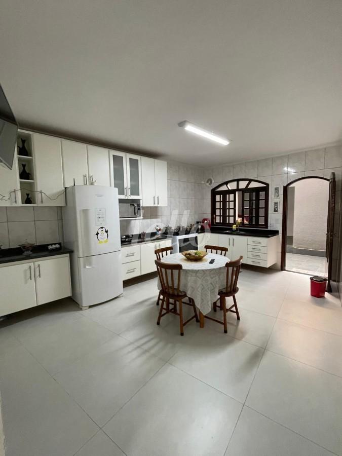 COZINHA de Casa à venda, sobrado com 263 m², 3 quartos e 4 vagas em Jardim Rina - Santo André