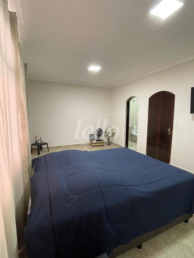 SUITE de Casa à venda, sobrado com 263 m², 3 quartos e 4 vagas em Jardim Rina - Santo André