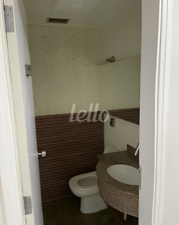 BANHEIRO de Sala / Conjunto para alugar, Padrão com 330 m², e 10 vagas em Cerqueira César - São Paulo