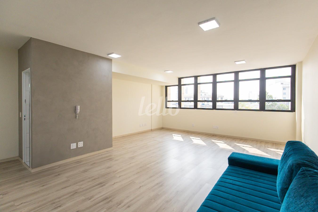 SALA de Sala / Conjunto para alugar, Padrão com 53 m², e em Brás - São Paulo