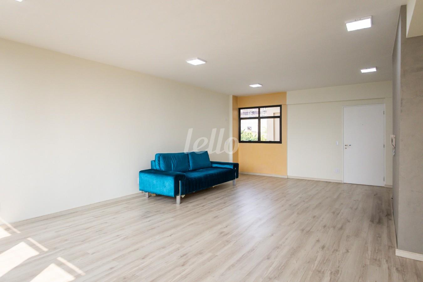 SALA de Sala / Conjunto para alugar, Padrão com 53 m², e em Brás - São Paulo