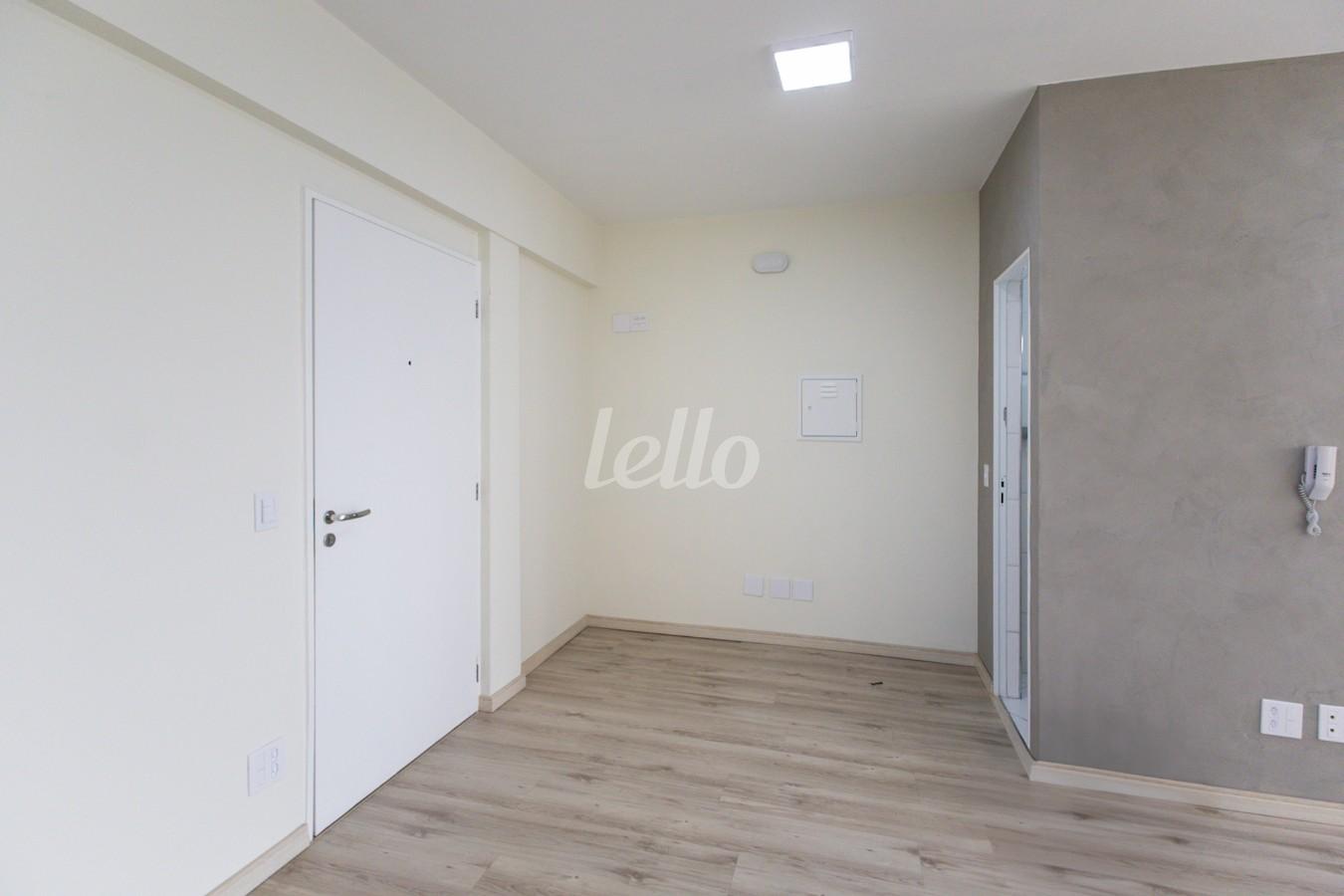 SALA de Sala / Conjunto para alugar, Padrão com 53 m², e em Brás - São Paulo