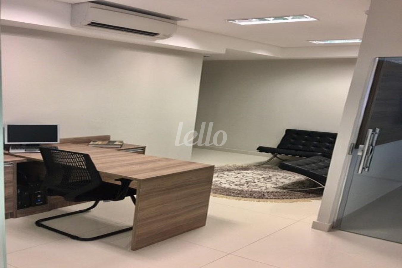 SALA de Sala / Conjunto para alugar, Padrão com 51 m², e 1 vaga em Itaim Bibi - São Paulo